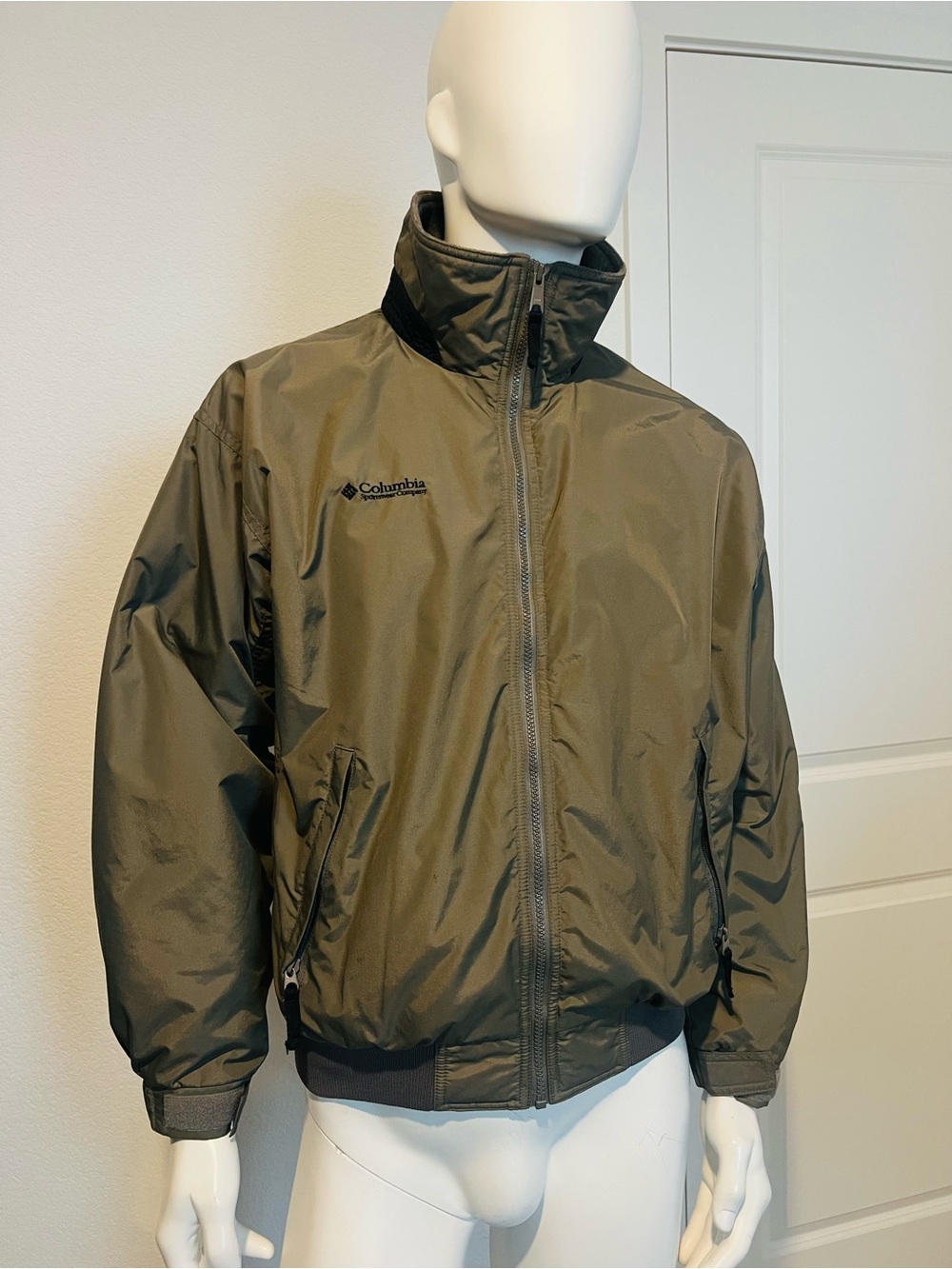 Columbia Men's Olive Green Full-Zip Windbreaker Jacket